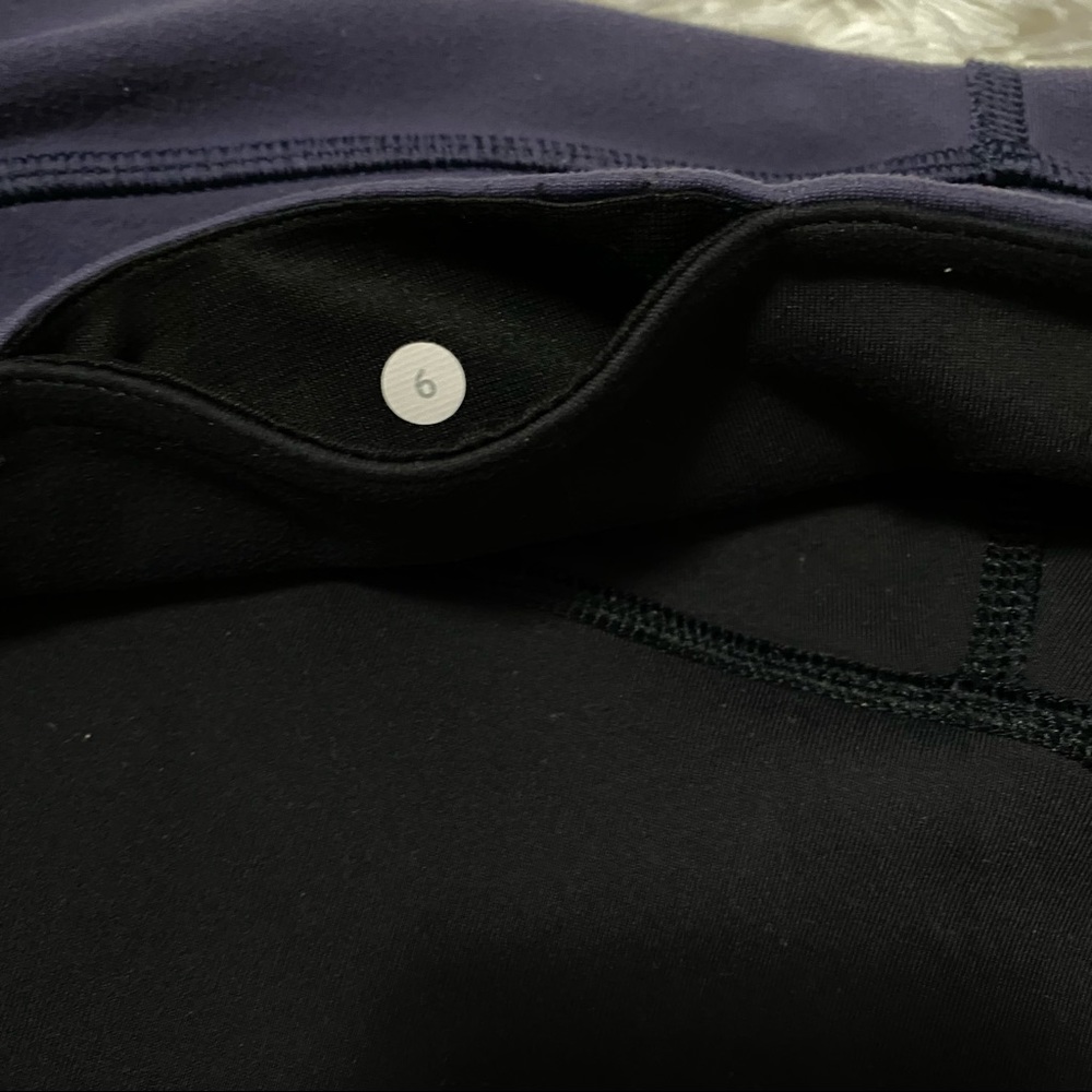Low rise Lululemon leggings💜 - Picture 3 of 6